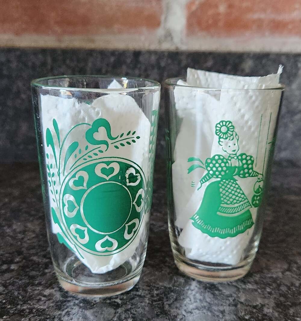 Set of Two 1950's Vintage Swanky Swig Bustlin Betty Kraft Juice Glasses
